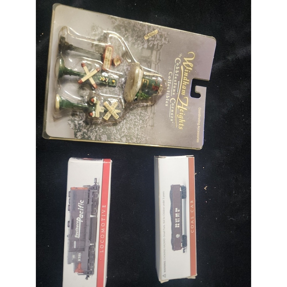 Trains and accessories‎